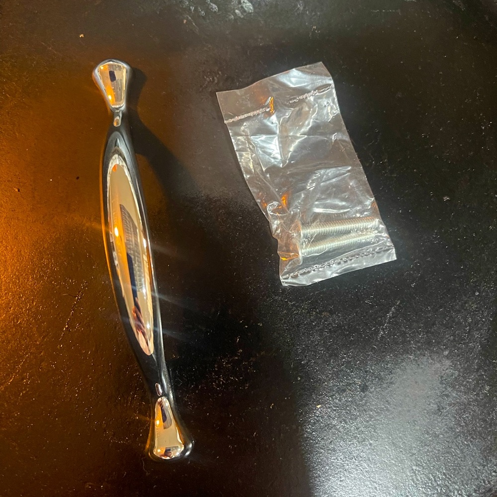 Cabinet handles
